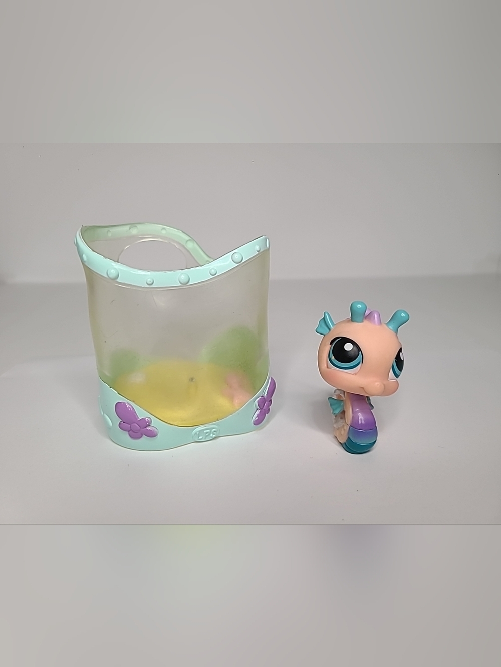 Littlest Pet Shop LPS #142 Portable Pets Seahorse with Fish Tank